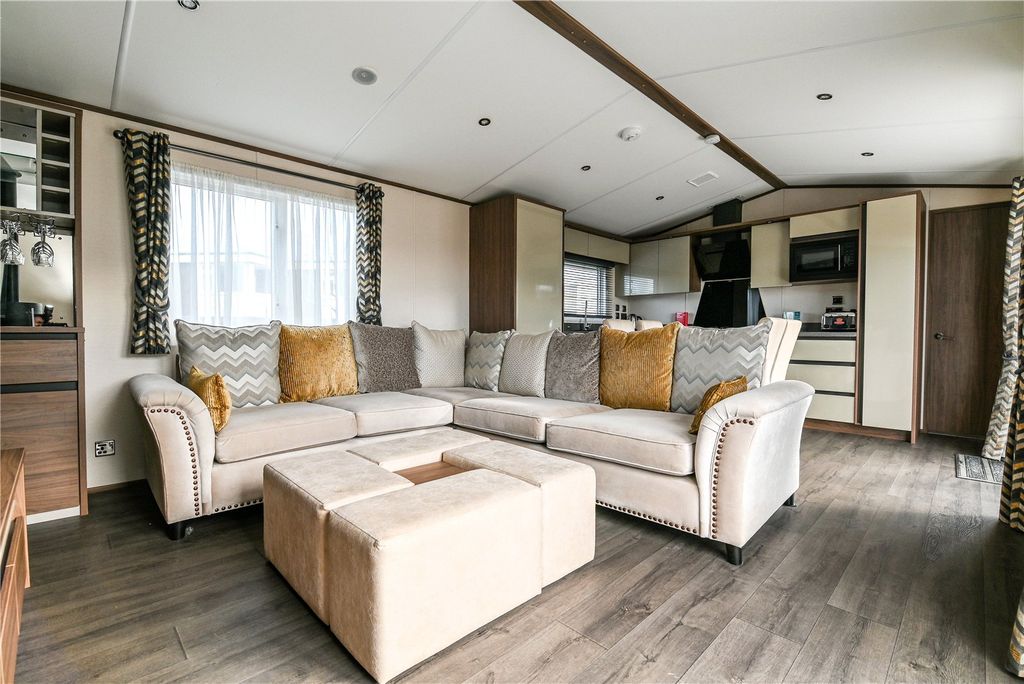 Property photo 2 of 15 Picture No. 03