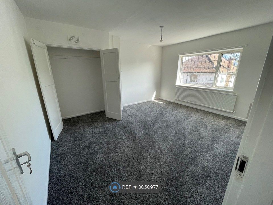 Property photo 3 of 10 Double Bedroom