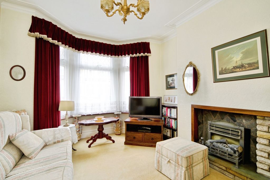 Property photo 2 of 18 Pbox-Img.Jpg