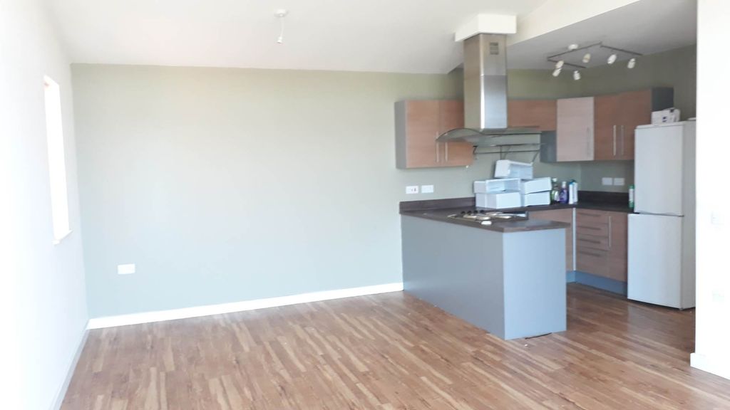 Property photo 2 of 6