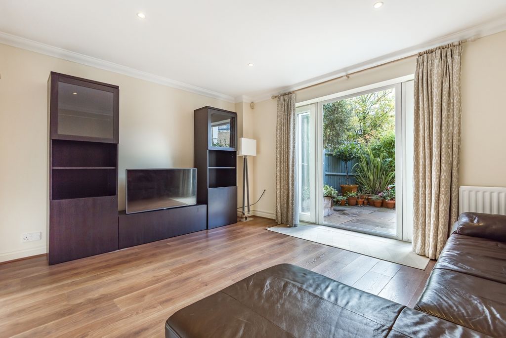 Property photo 1 of 8 667172 (1)