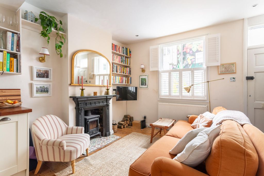 Property photo 2 of 14 Living Room