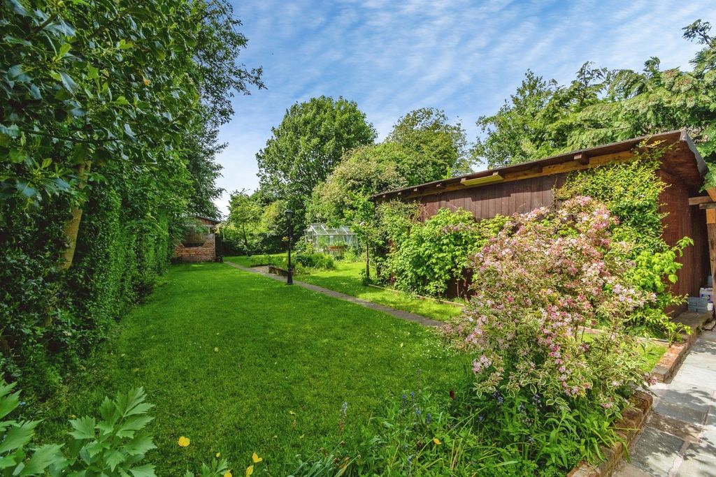 Property photo 2 of 20 Rear Garden