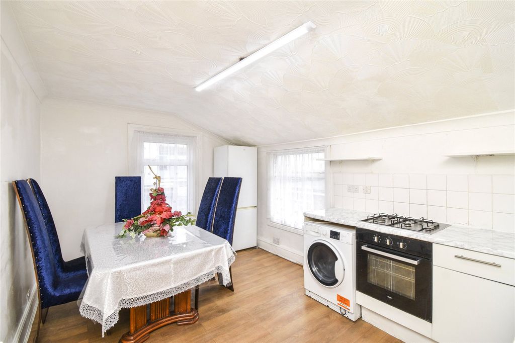 Property photo 2 of 20 Picture No. 15