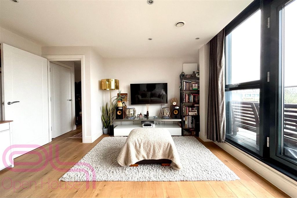 Property photo 1 of 8 John Busch House - Lounge 2.Jpg