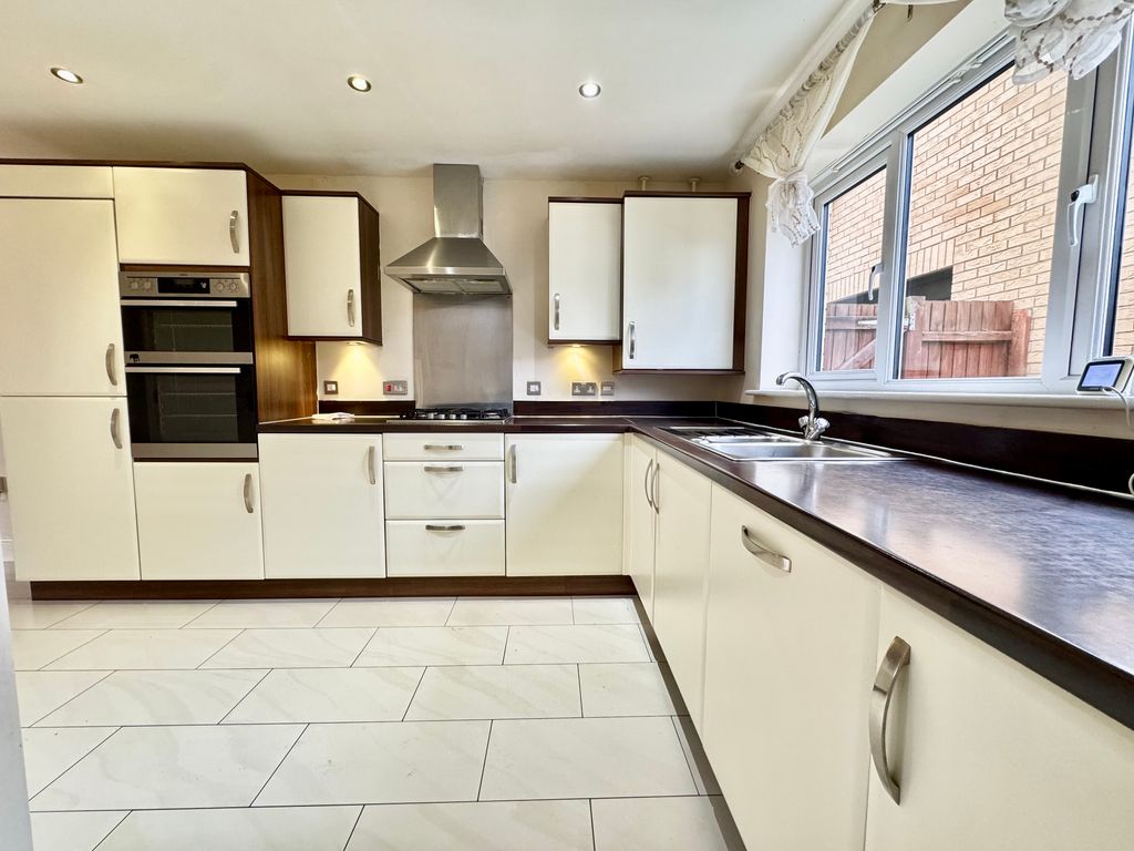 Property photo 2 of 23 Image