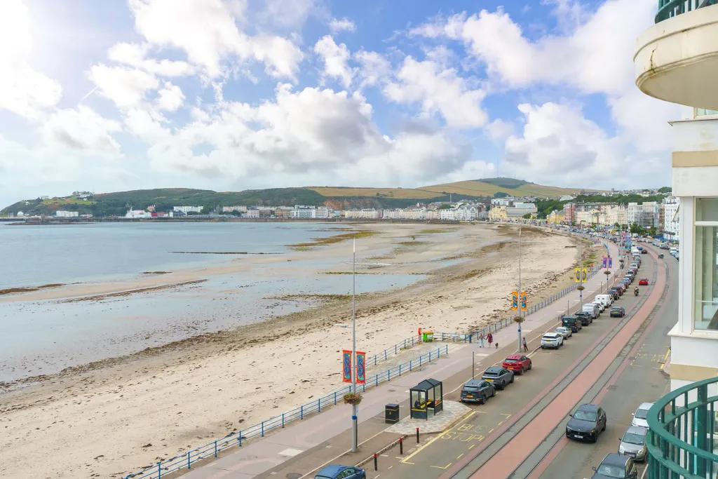 Property photo 2 of 24