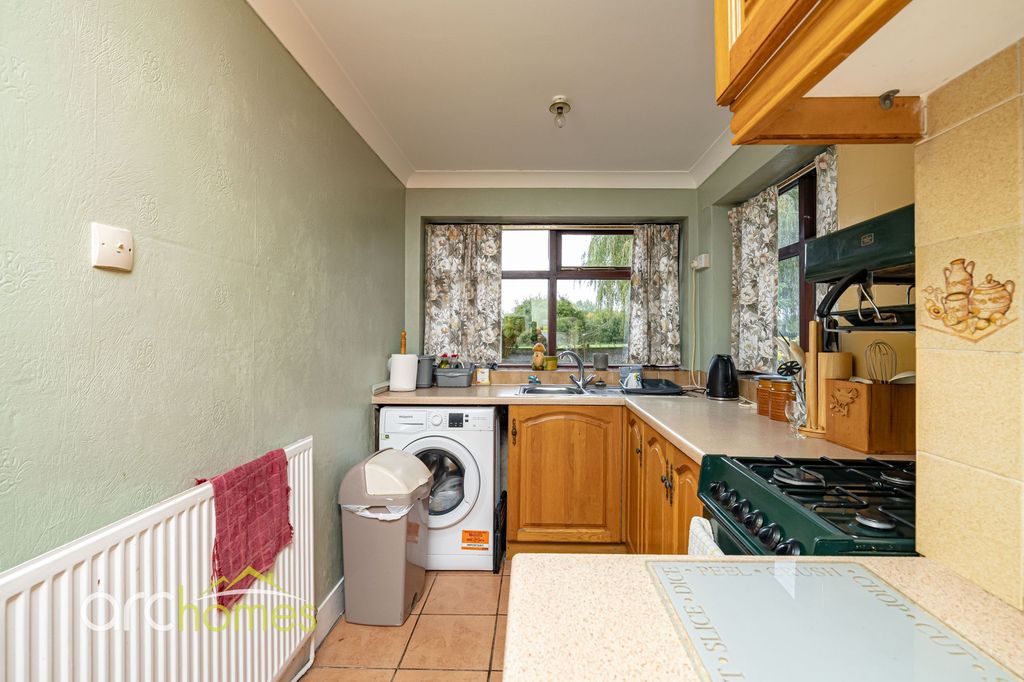 Property photo 3 of 28