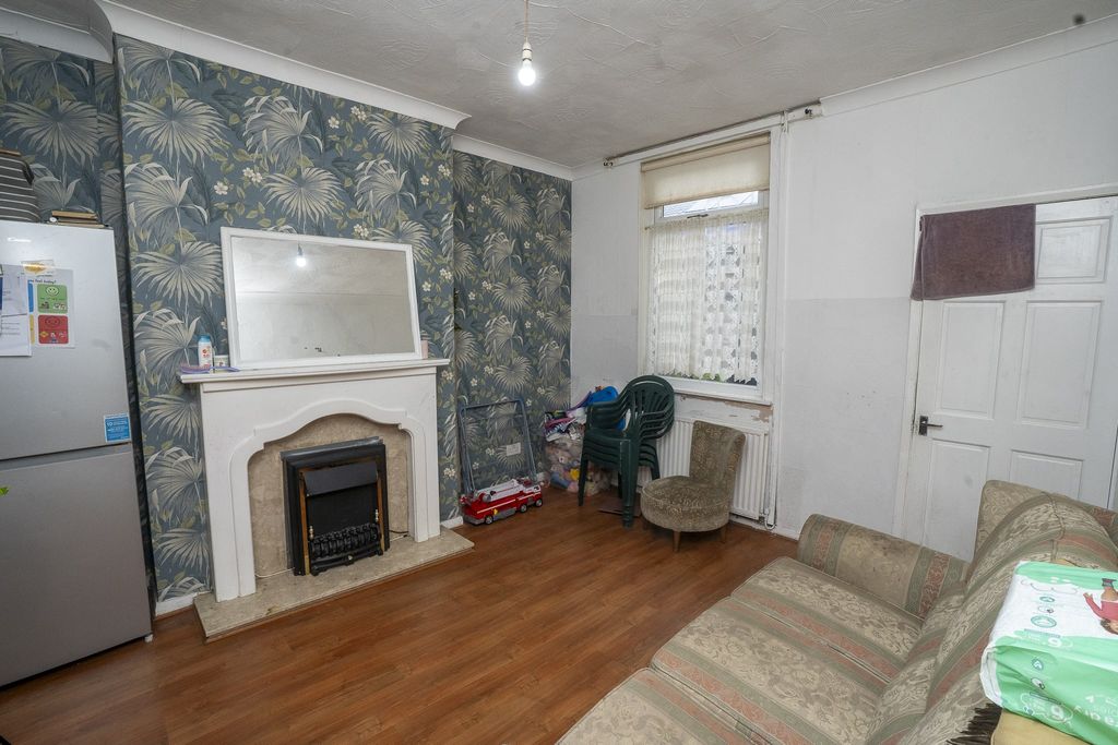 Property photo 2 of 29