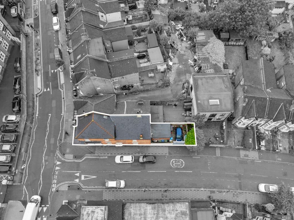 Property photo 2 of 14