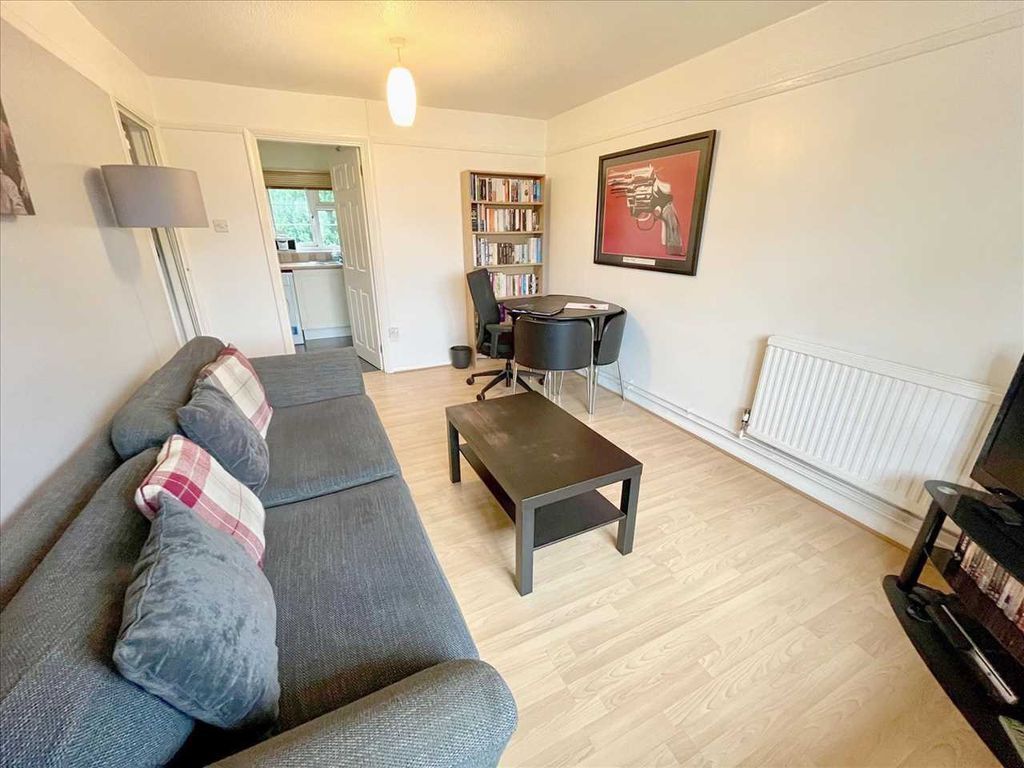 Property photo 3 of 8