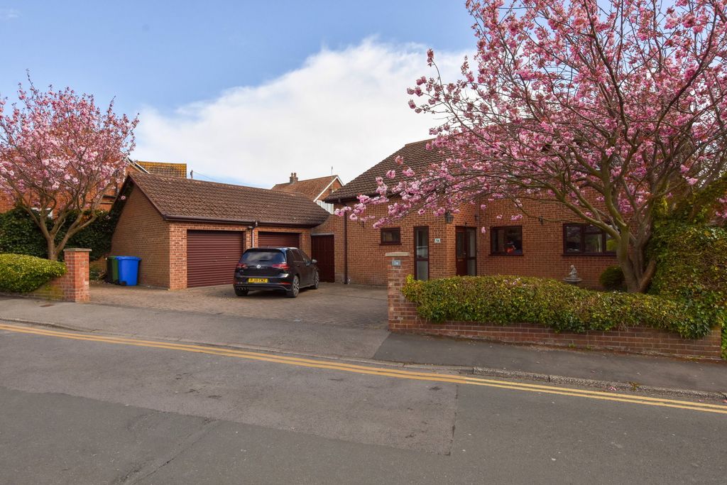 Property photo 1 of 16