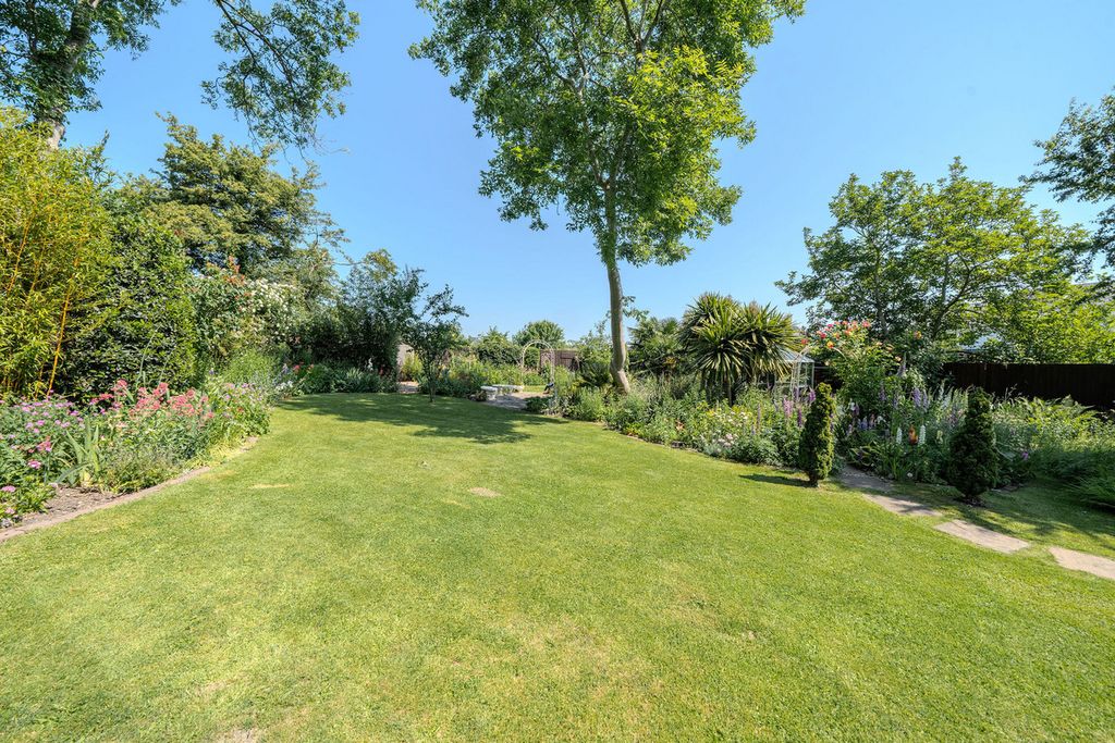 Property photo 3 of 44