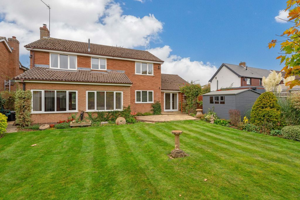 Property photo 2 of 35