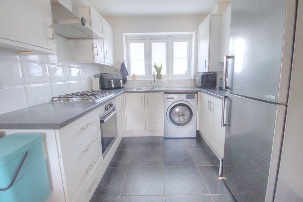 Property photo 2 of 15 Kitchen 1