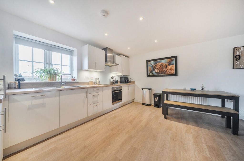 Property photo 1 of 13 1476647-6-6A281c9...