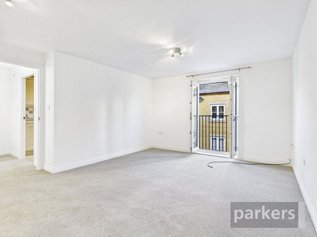 Property photo 3 of 19 Living Room