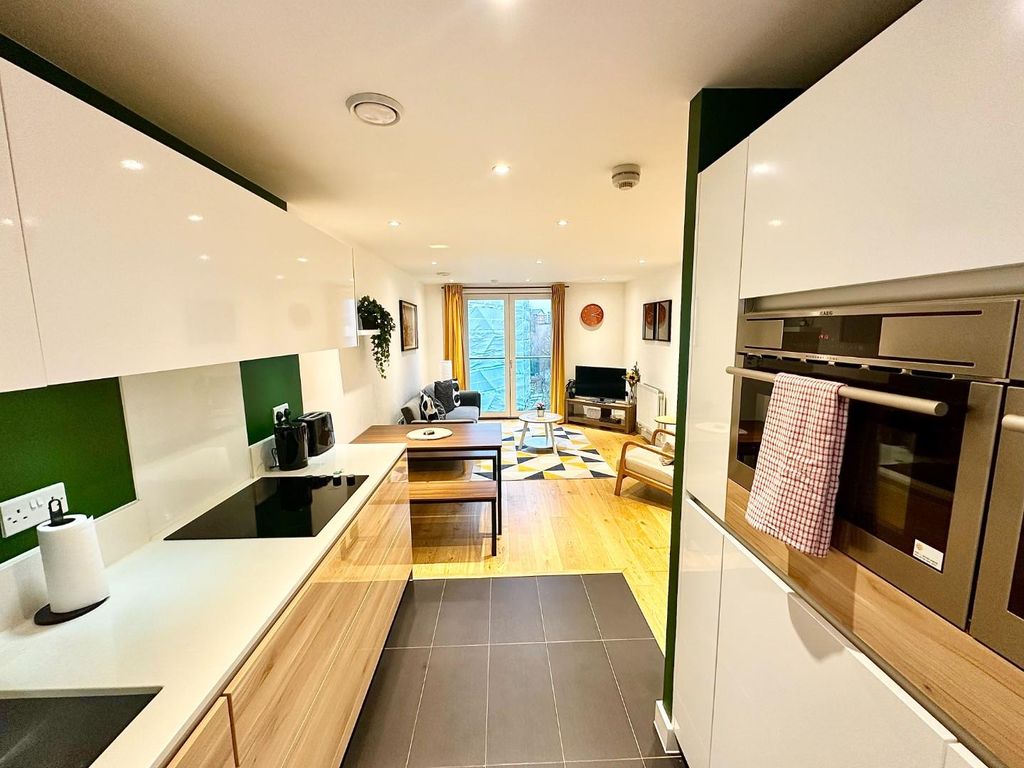 Property photo 3 of 13 Kitchen