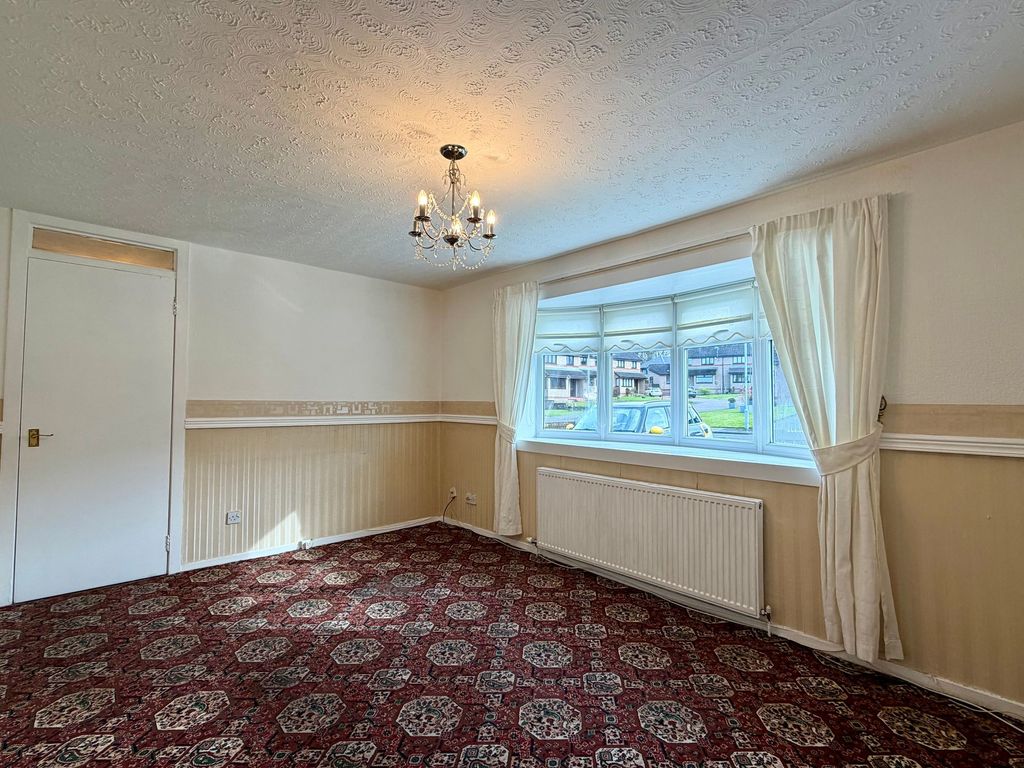 Property photo 3 of 12 Living Room