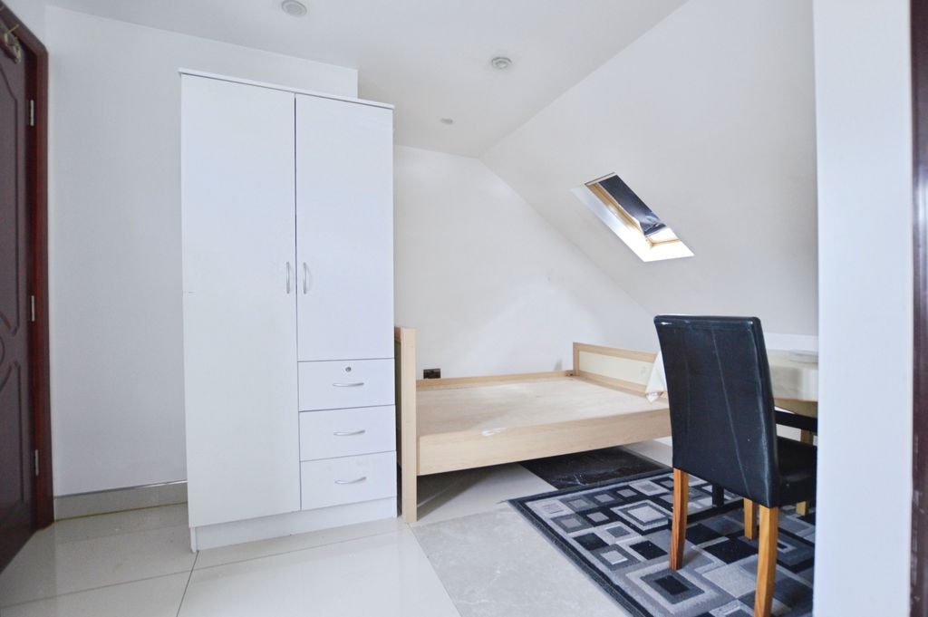 Property photo 3 of 5 Pbox-Img.Jpg