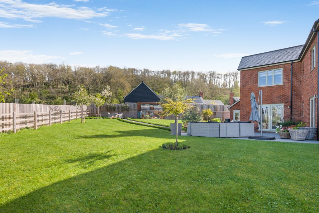 Property photo 3 of 23