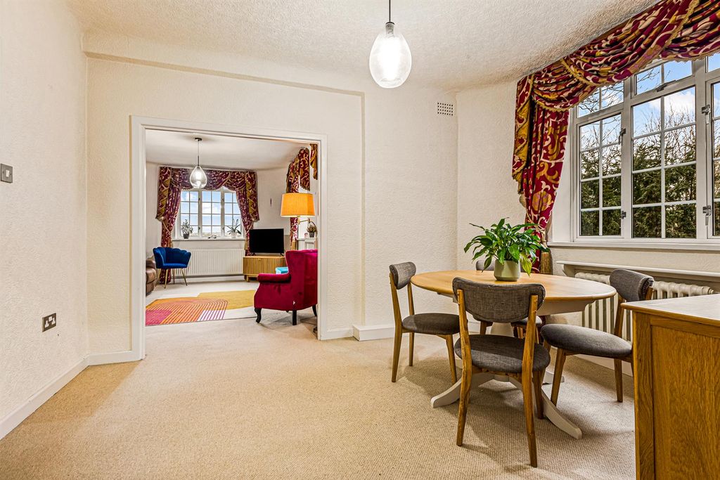 Property photo 3 of 22