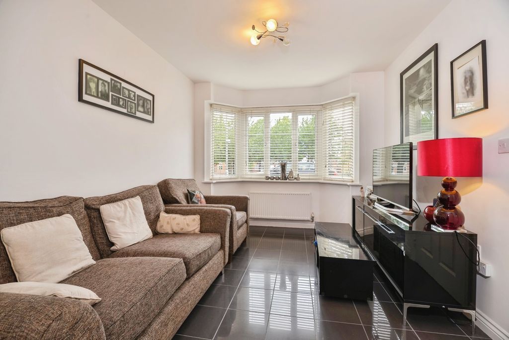Property photo 2 of 20 Pbox-Img.Jpg