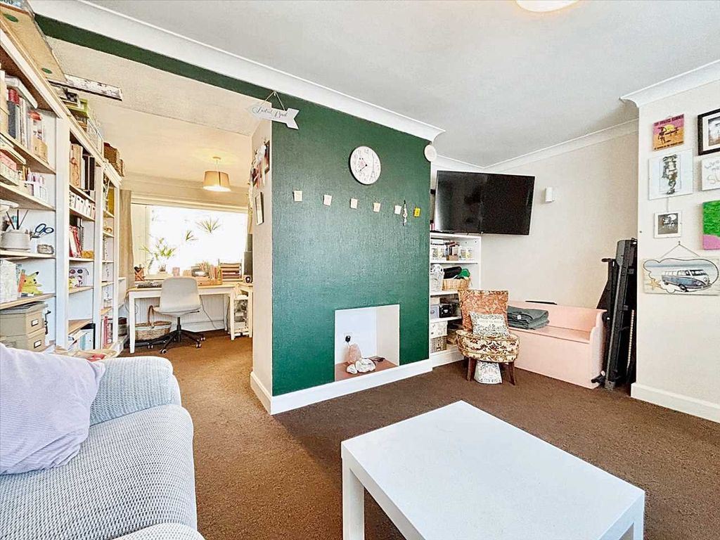 Property photo 3 of 24