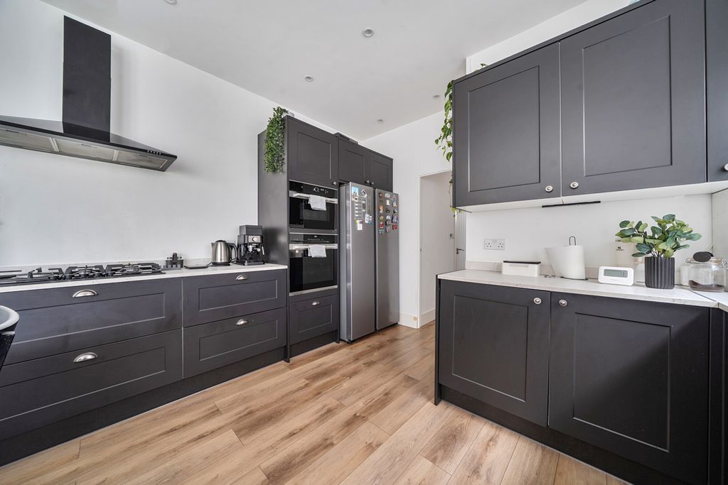 Property photo 2 of 38 1471615-12-6A22E3...