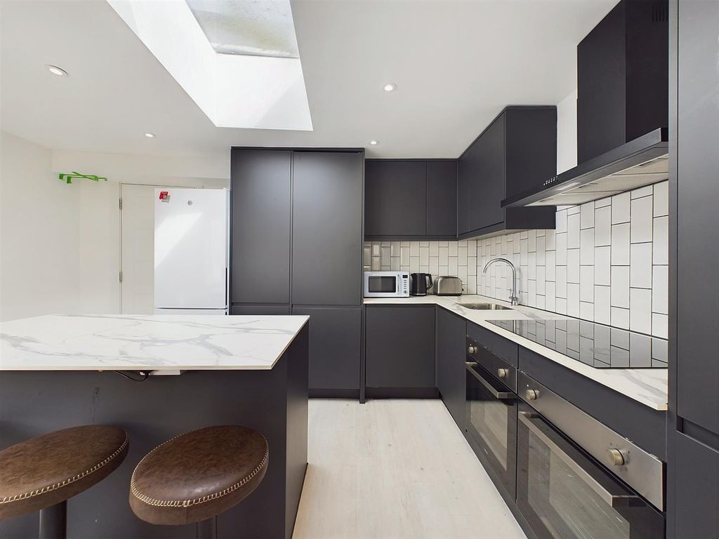 Property photo 2 of 17 1 - Six-Bedroom HMO For Auction, Westbury-On-Trym.