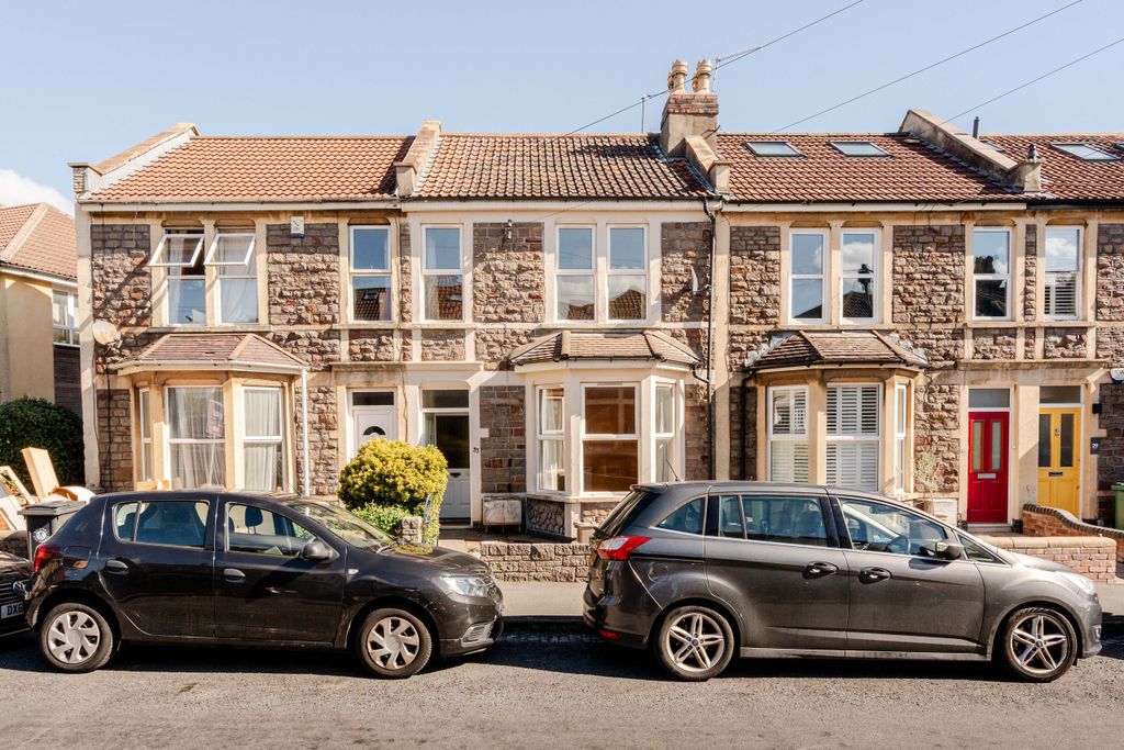 Property photo 2 of 21 26