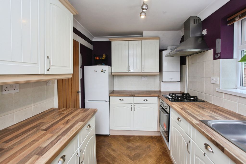 Property photo 2 of 15 Kitchen