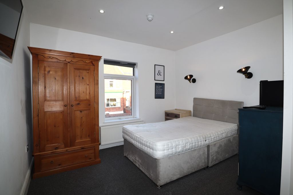 Property photo 1 of 4