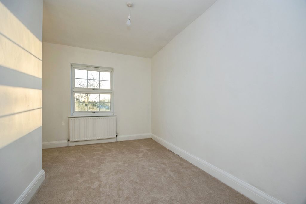 Property photo 3 of 20 Pbox-Img.Jpg