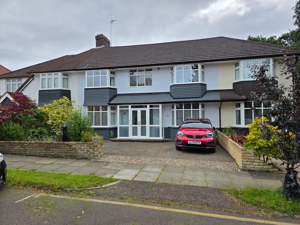Property photo 1 of 33