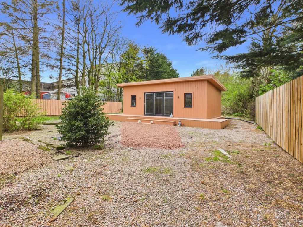 Property photo 2 of 30