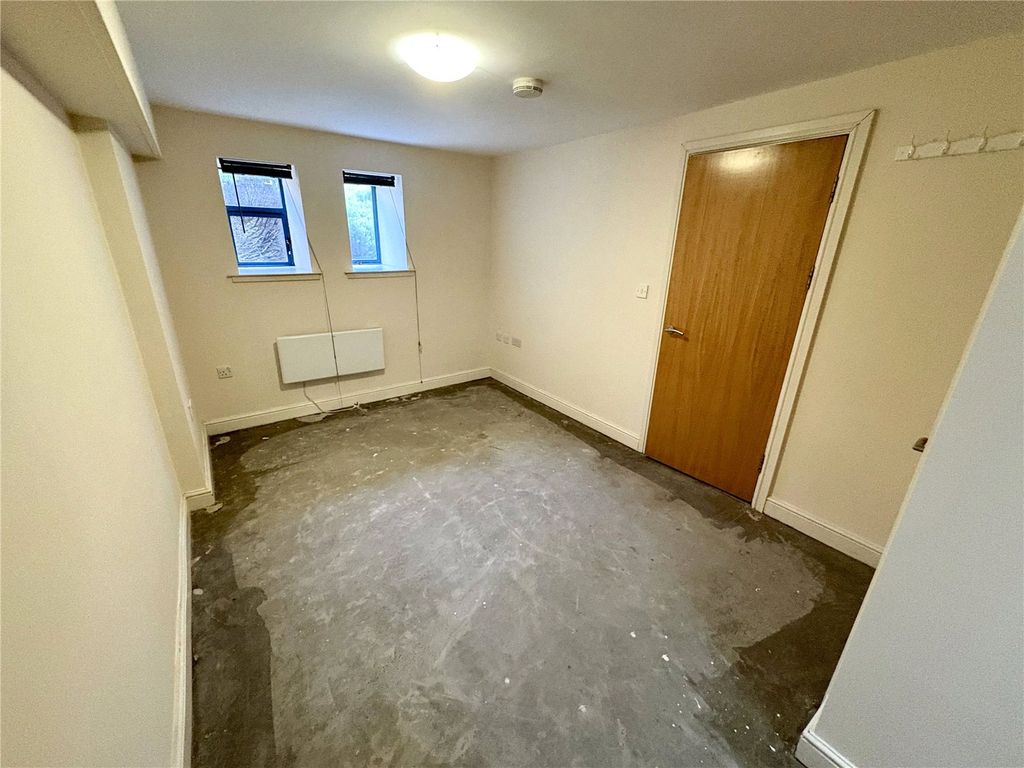 Property photo 2 of 6 Picture No. 06