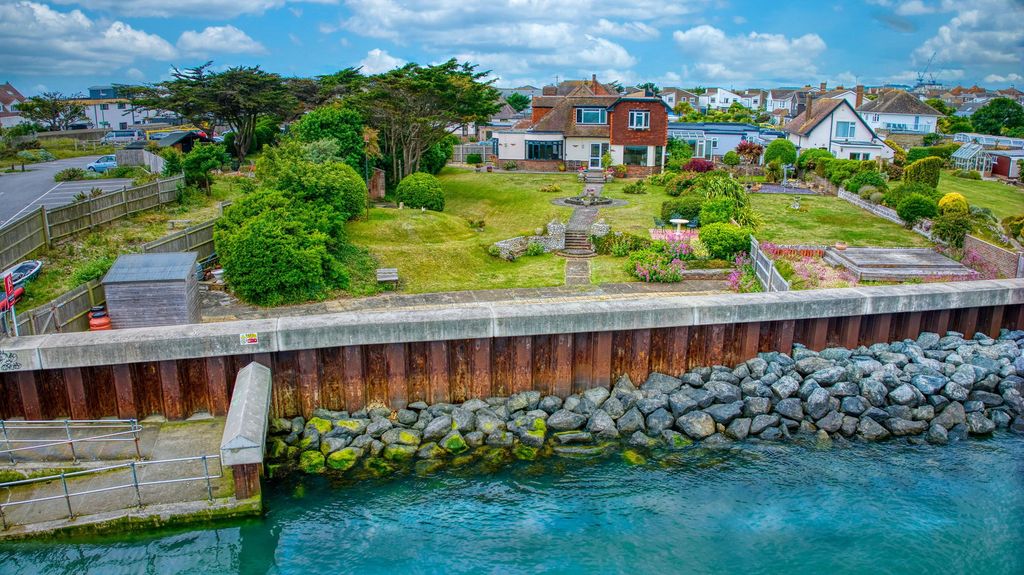 Property photo 2 of 49