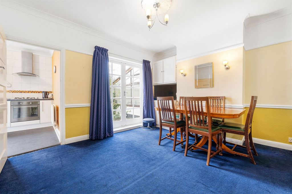 Property photo 3 of 16