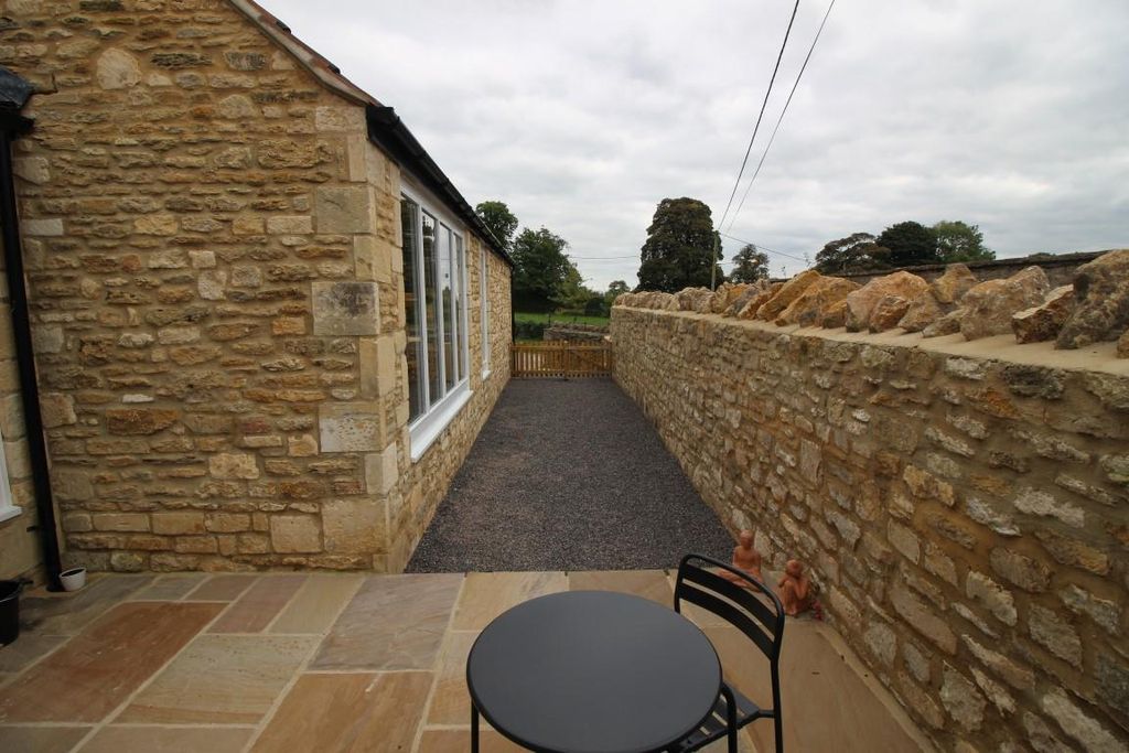 Additional image 22 of 3 bed barn conversion to rentMonkton Farleigh, Bradford-On-Avon BA15