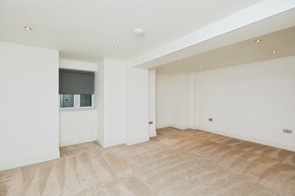 Additional image 18 of 2 bed flat for saleSt. Marys Gate, Derby, Derbyshire DE1