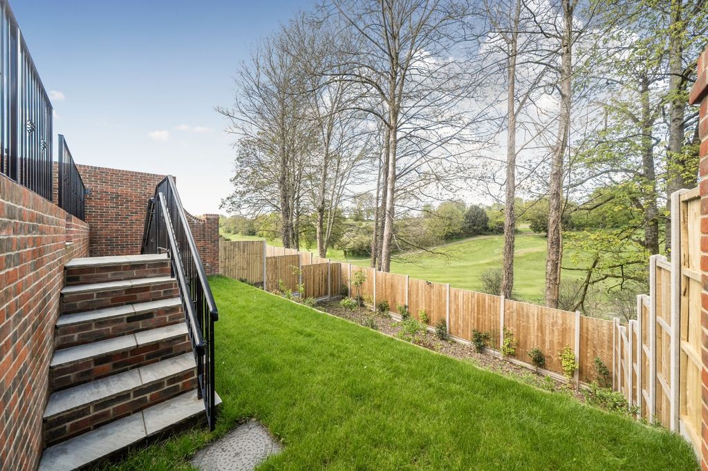 Property photo 2 of 17 Picture No. 25