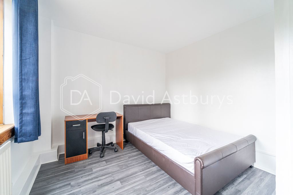 Property photo 2 of 7 Ndb03074