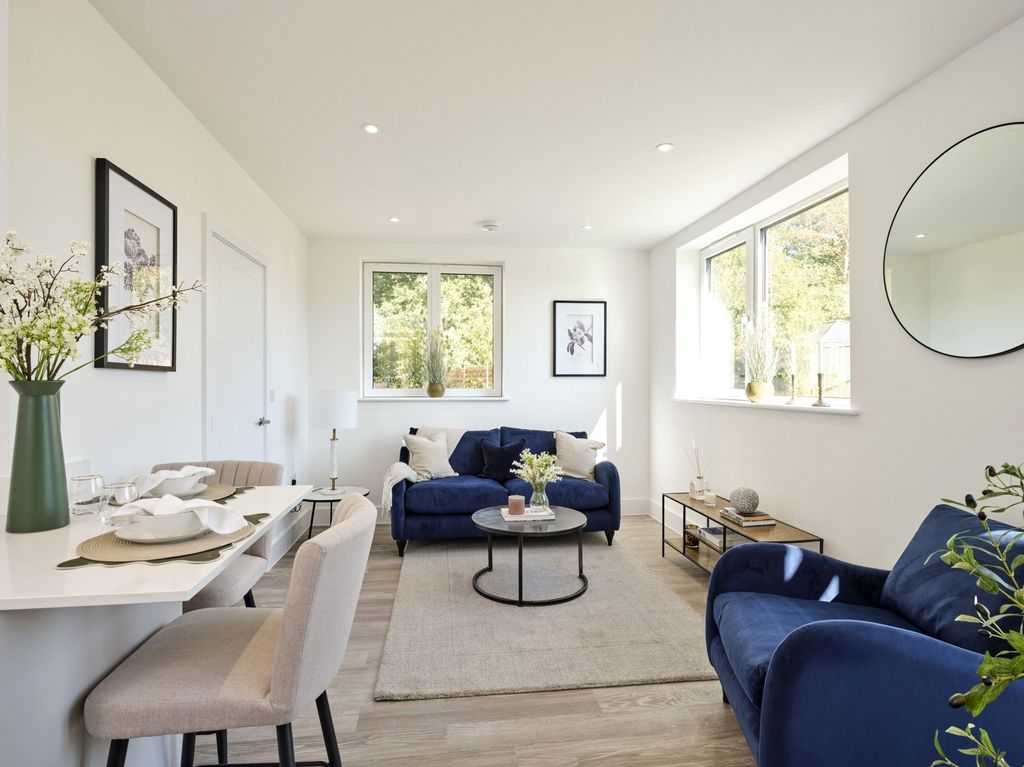 Property photo 2 of 9 Show Home