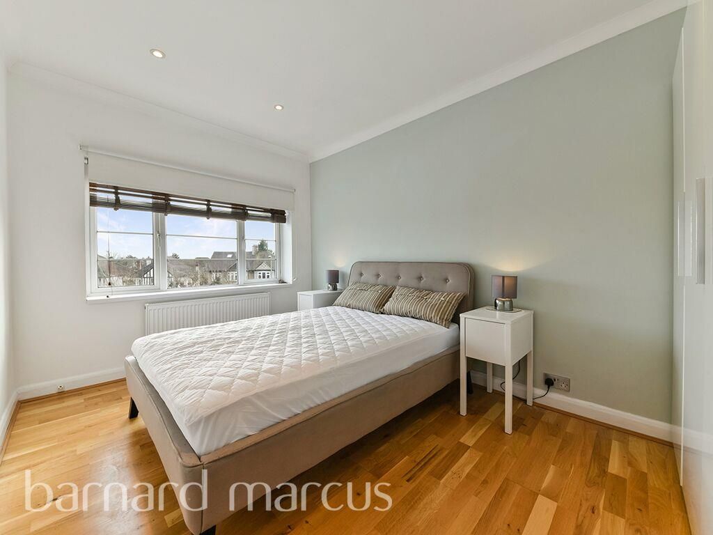 Property photo 3 of 8 Bedroom 1