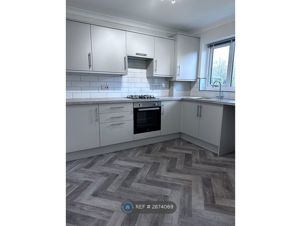 Property photo 1 of 19 Kitchen