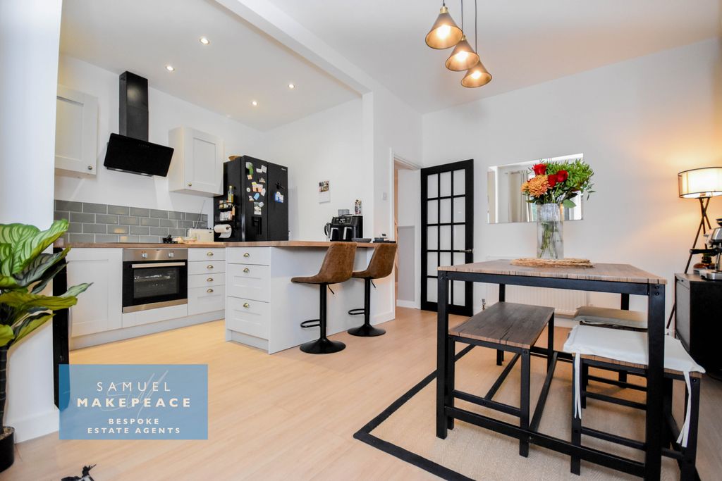 Property photo 2 of 28 Gallery