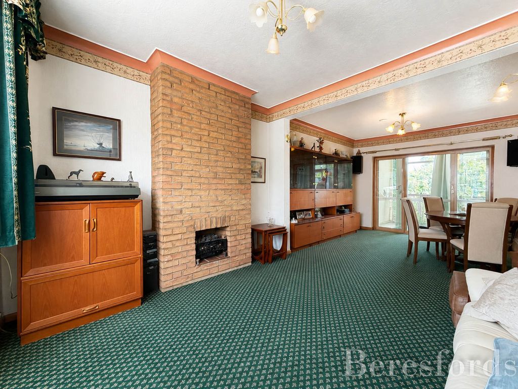 Property photo 2 of 17 Picture No. 30