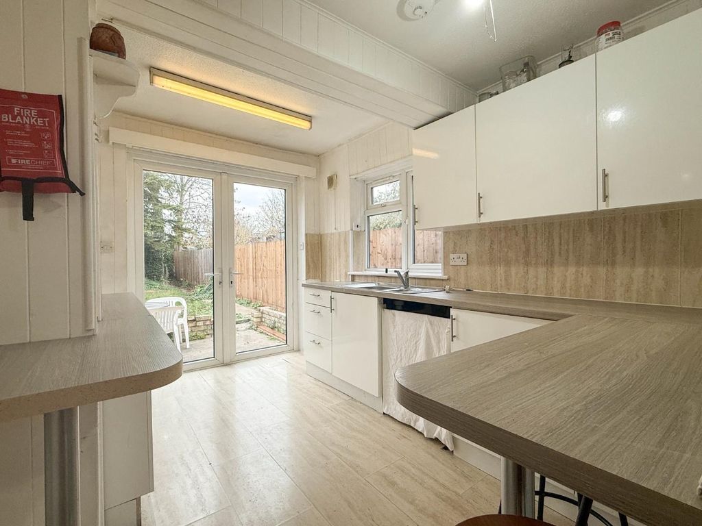 Property photo 2 of 12 20251120_141101053_0.0.Jpg