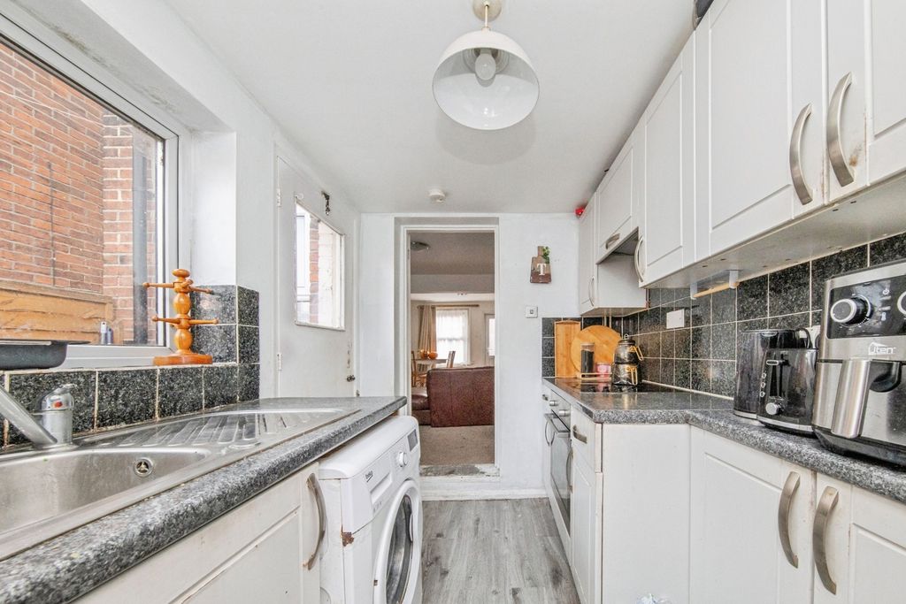 Property photo 3 of 9 Photo